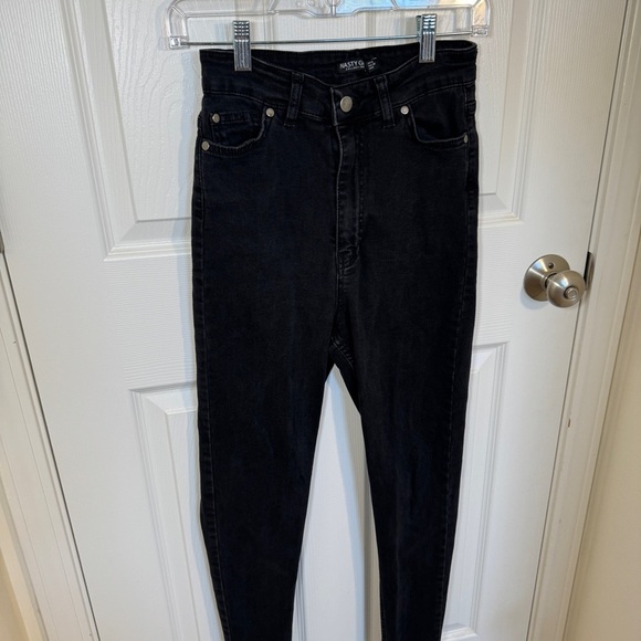 Black Nasty Gal Skinny Jeans - Picture 3 of 9